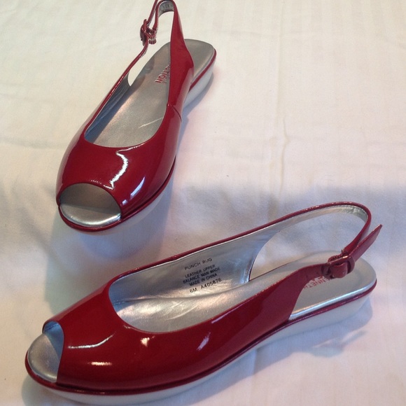 Kenneth Cole Slingback NWOT - Picture 5 of 6